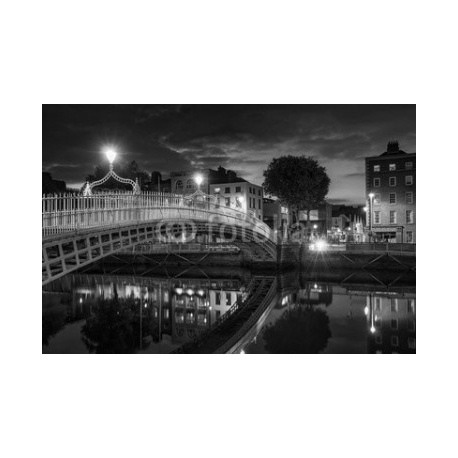 Bridge in Dublin at night, 90x60, Papel Pared, Acabado LIENZO, Original, Blanco y negro