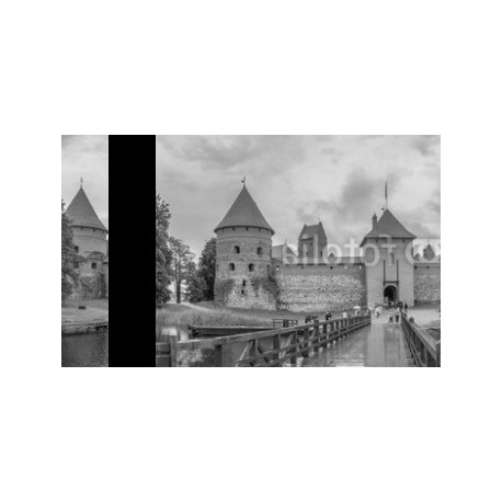 Trakai Island Castle. Lithuania. 2016.06.10, 390x240, Papel Fotográfico, Papel Poster 150 gr. (posters y mupis publicitarios), Invertir, Blanco y negro