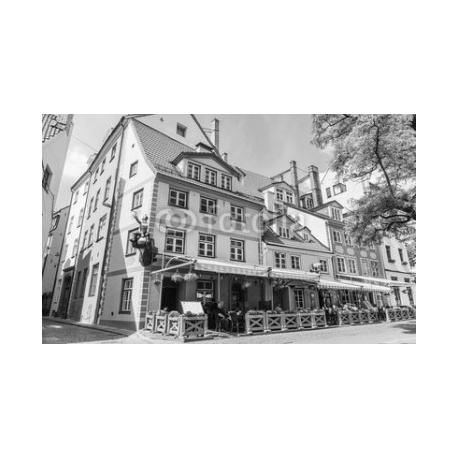 Old streets with cafes in Riga, Latvia, 390x240, Papel Fotográfico, Papel Poster 150 gr. (posters y mupis publicitarios), Original, Blanco y negro